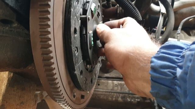 Замена сцепления на ВАЗ 2110 ОДНОМУ ЦЕНТРОВКА ФЕРЕДО