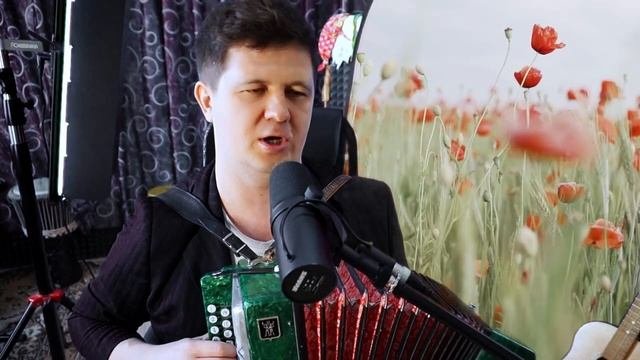 Спел на три голоса так, что мурашки побежали! УЖ ТЫ, БАБОЧКА МОЛОДЕНЬКАЯ