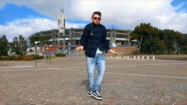Танец Диско. Девушки и парни отжигают ! Танцуют все