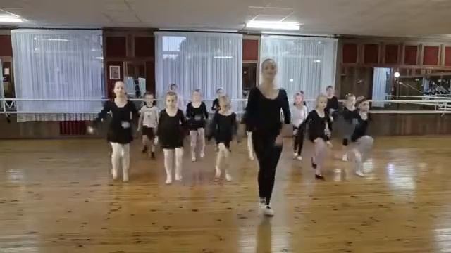 Танец-игра "Крокодильчик просто класс!" Канал "Детские танцы и песни"