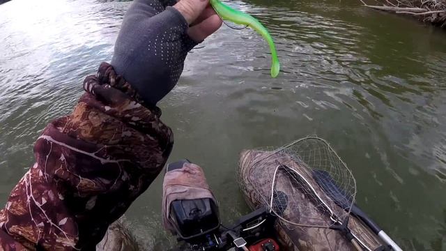 Эхолот Garmin STRIKER 4dv - настройка и поиск перспективных мест для ловли хищника.