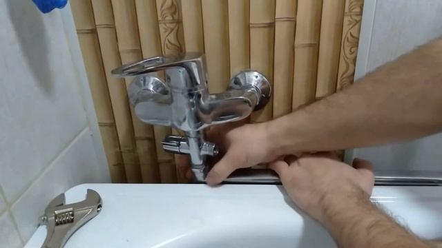 Протекает гусак в ванной как сделать быстрый ремонт гусака смесителя ?