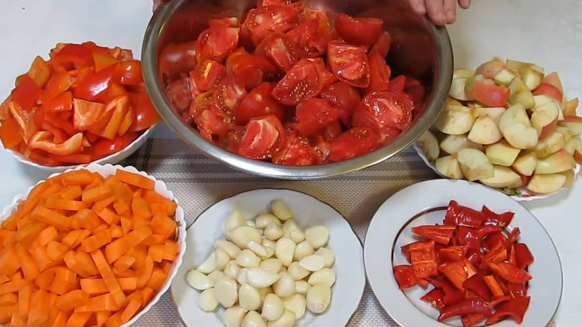 Вкусная аджика без уксуса, на зиму. Уже закрыла и ещё закрою. Зимой и при простуде поможет.