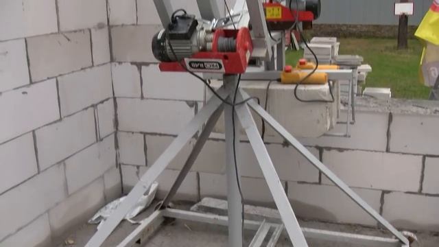 Самодельный подъемный кран для укладки газобетона