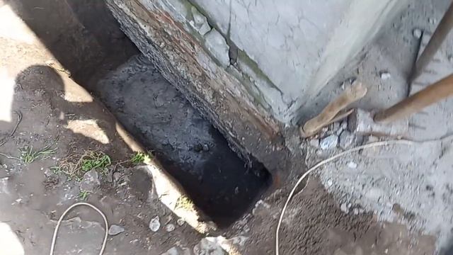Как укрепить  фундамент. И как предотвратить просадку дома