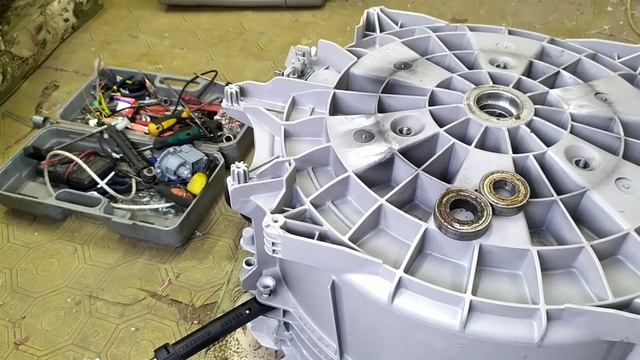 Замена подшипников в стиральной машине ZANUSSI.