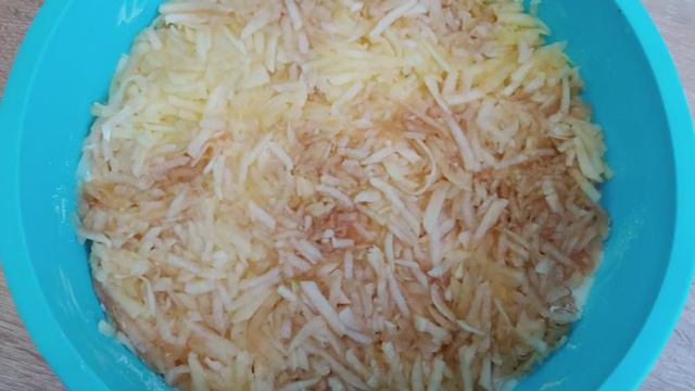 Яблочный пирог из сухого теста