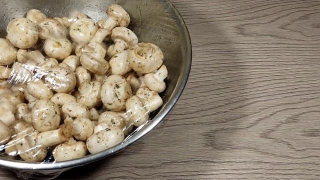 ШАШЛЫК из ГРИБОВ,как замариновать шампиньоны для мангала - идеальная закуска к шашлыку!!