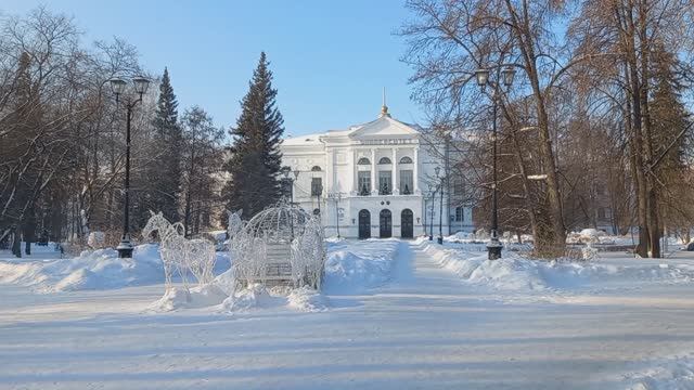 Томский государственный университет и университетская роща, Томск