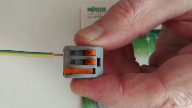 Как быстро и надежно повесить светильник.(Клеммники WAGO).