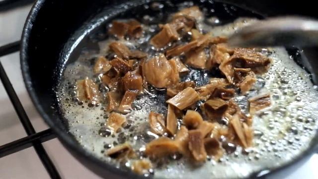 Суп из белых сушеных грибов с картофелем и вермишелью.
