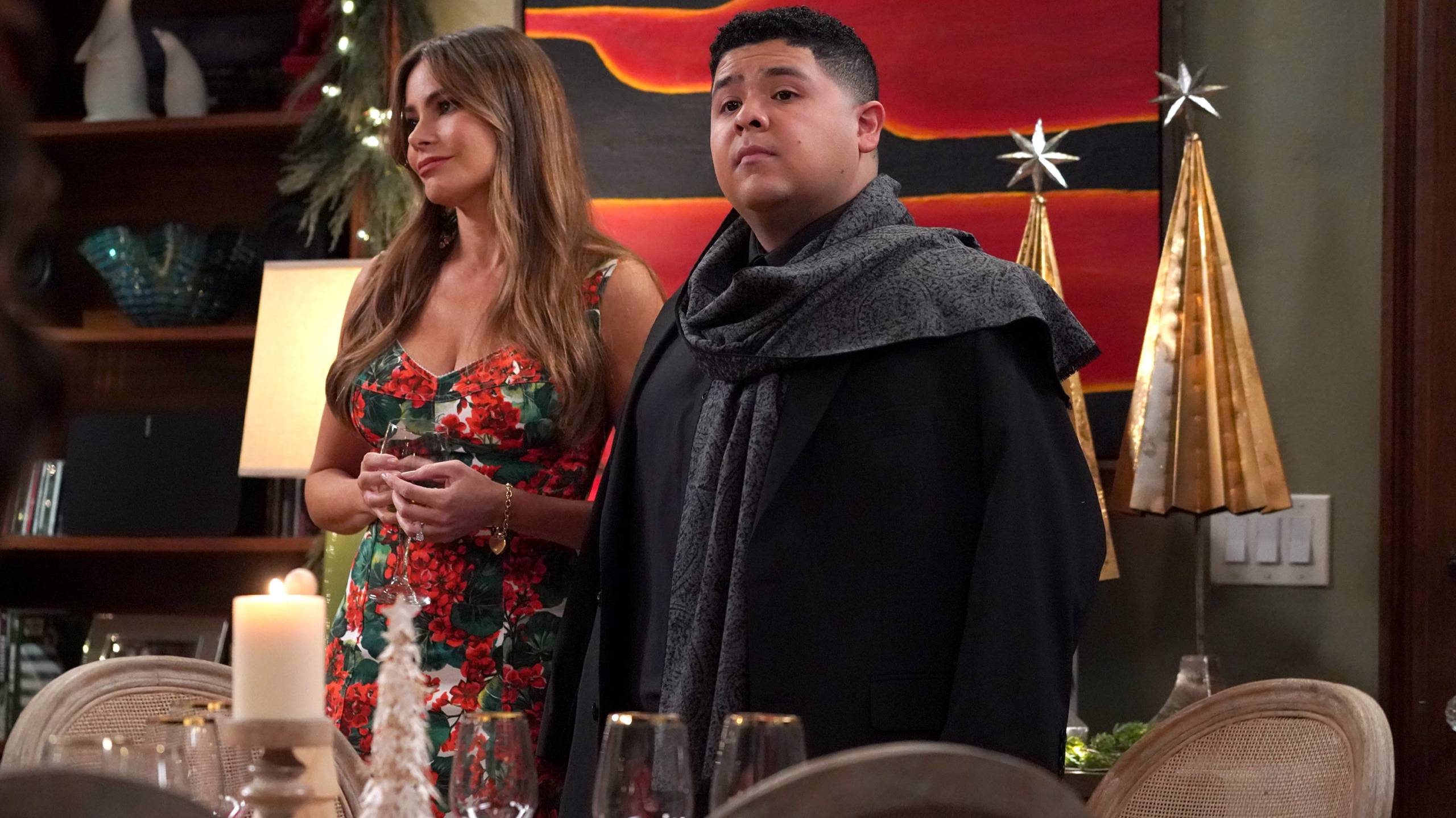 Сериал Американская семейка - 3 сезон 17 серия / Modern Family