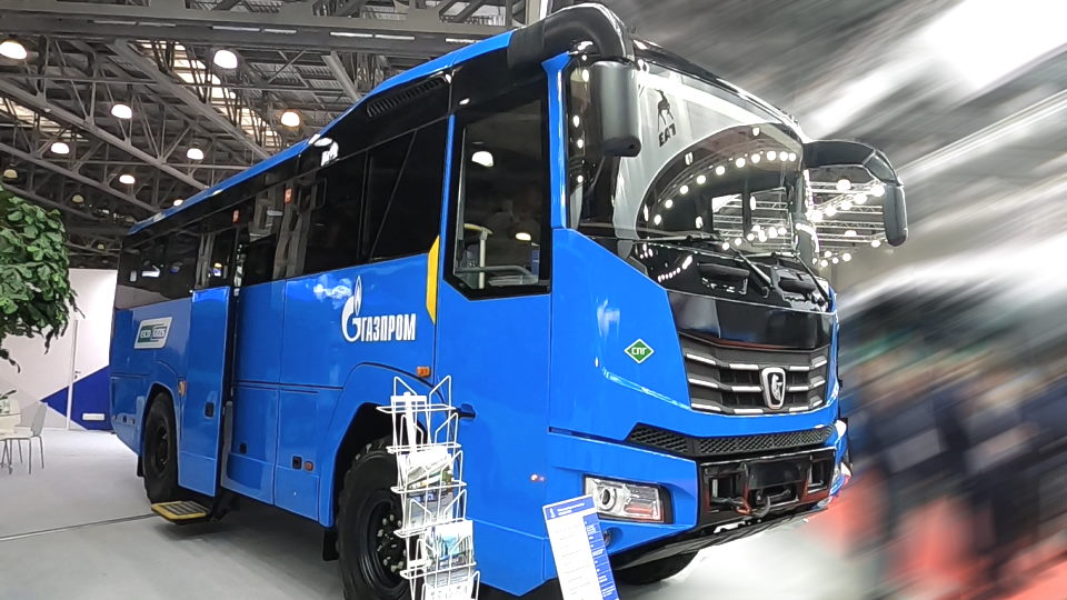 Новый внедорожный автобус вахтовка КАМАЗ - 6250, рассматриваем со всех сторон