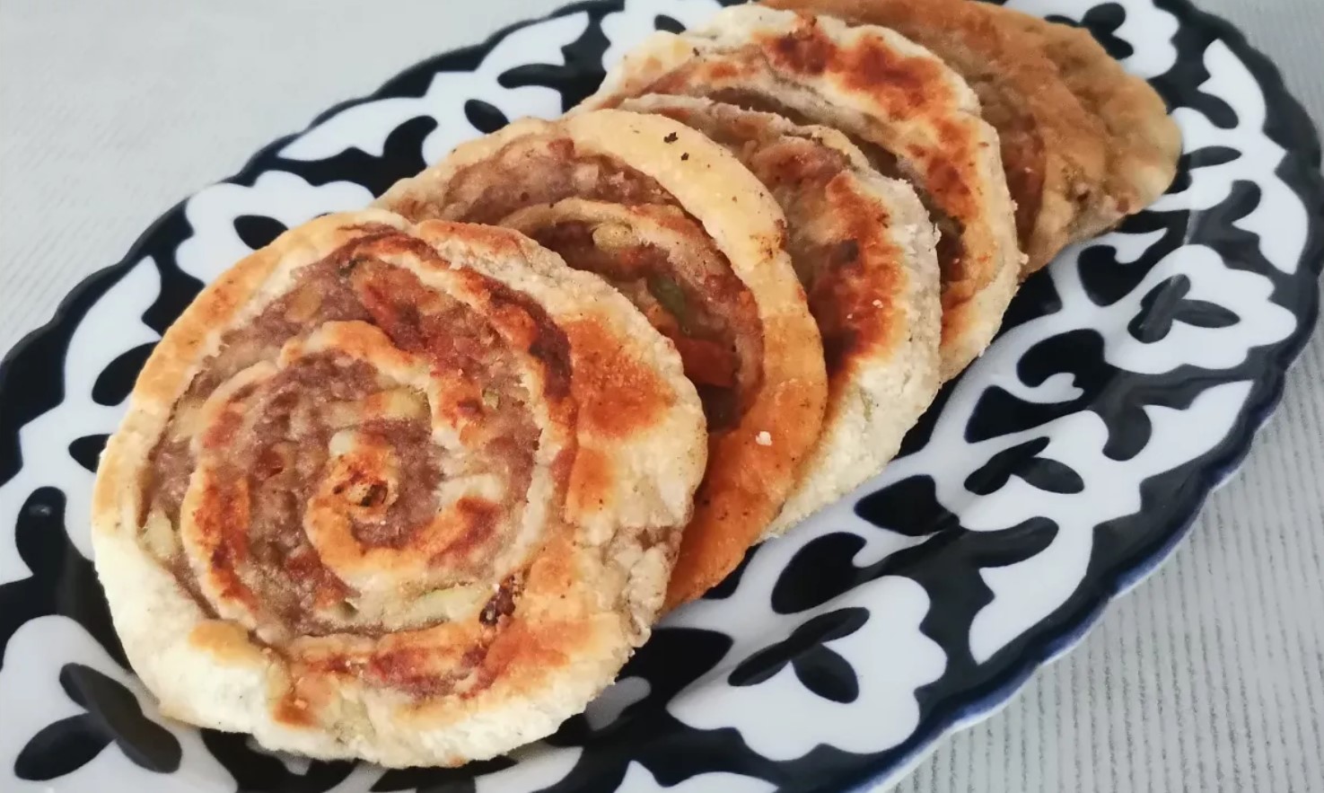 РЕЦЕПТ НА 23 ФЕВРАЛЯ! Слоёные лепешки с мясом и картофелем. Лепешки из слоеного теста