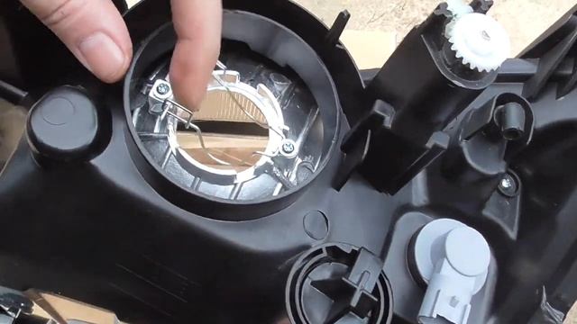 Замена фары Лада Гранта Gamma GMHL3927R.