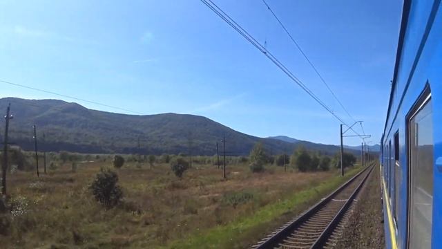 Красивые виды Закарпатья под стук колес поезда.