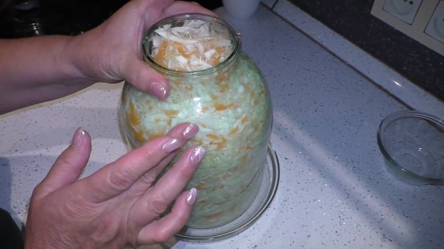 Соленая капуста в банке на зиму.Самый простой способ засолки.Вкусно и Сочно.