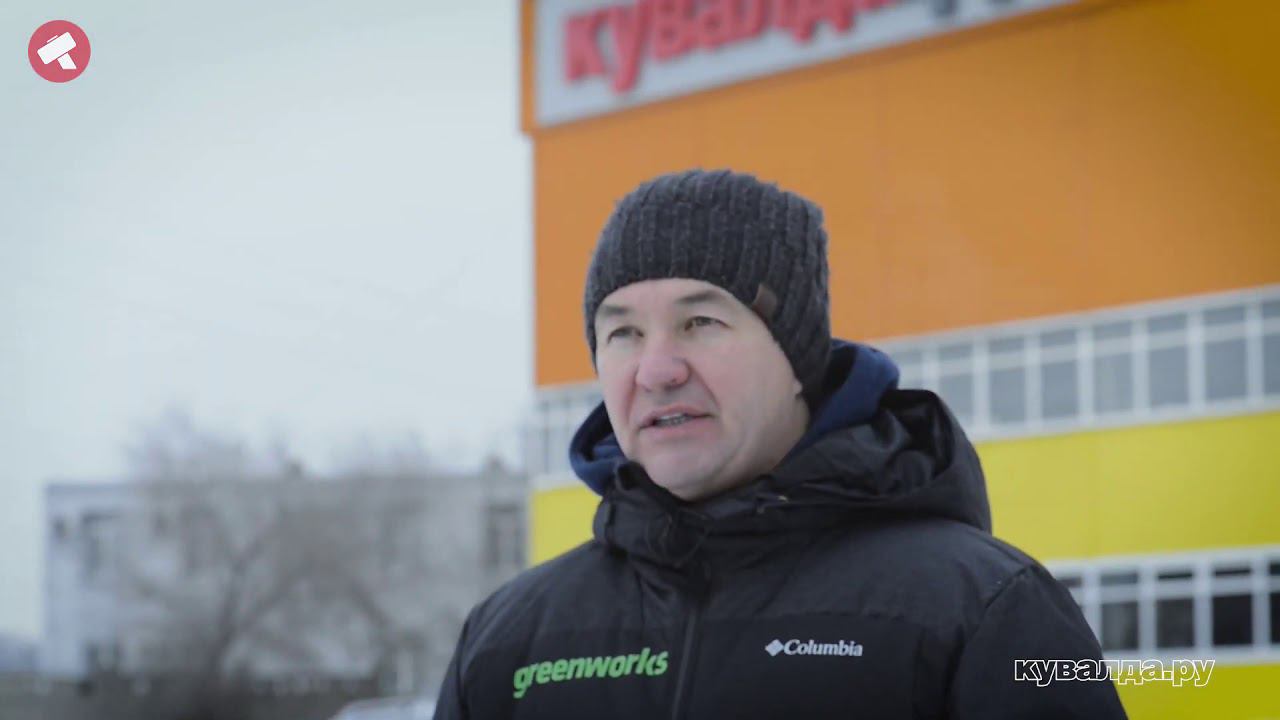 Снегоуборочная лопата и аккумуляторный снегоуборщик GREENWORKS