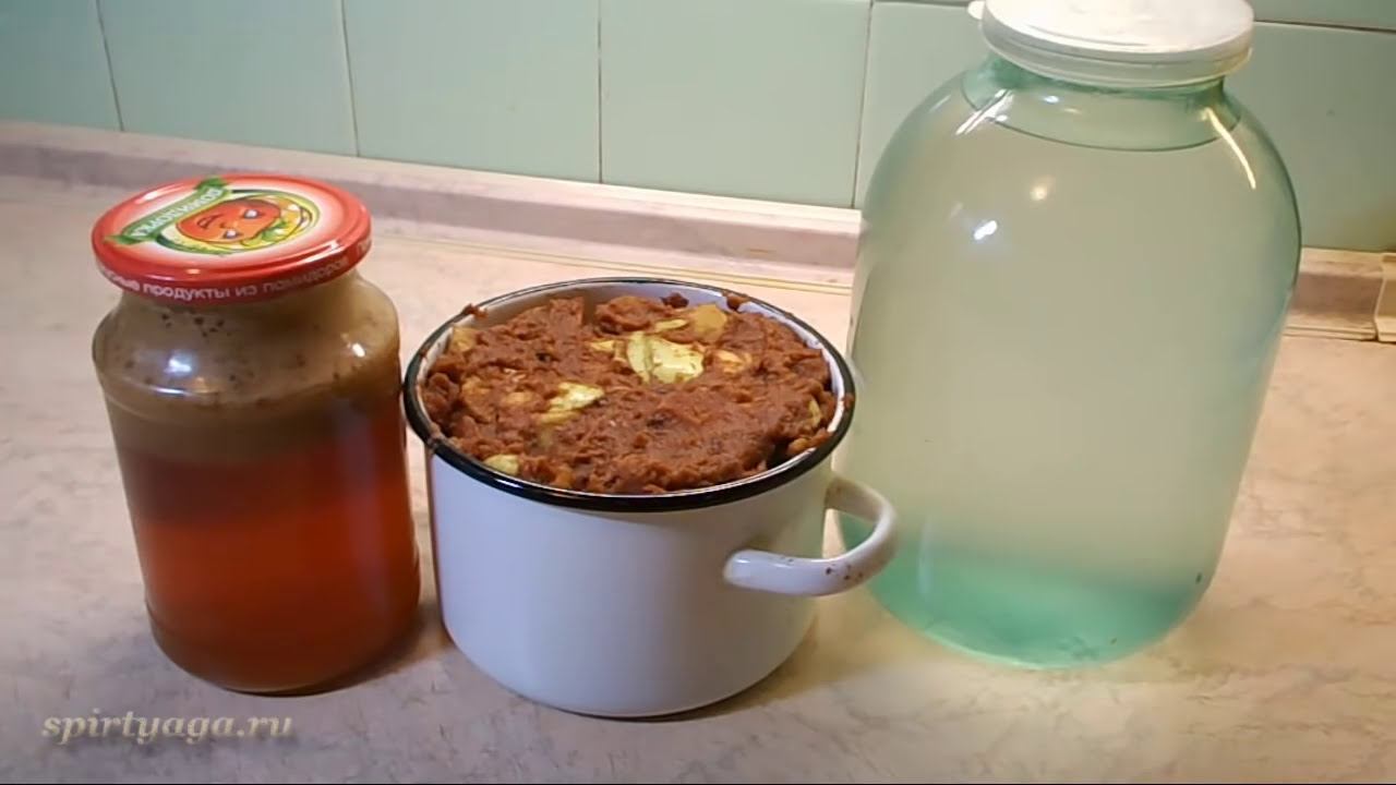 Яблочная водка, кальвадос, яблочная настойка.