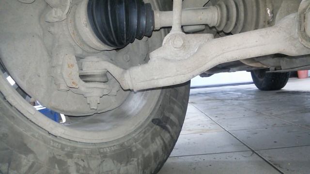 Toyota Land Cruiser. Скрежет в передней подвеске при крайних положениях руля.