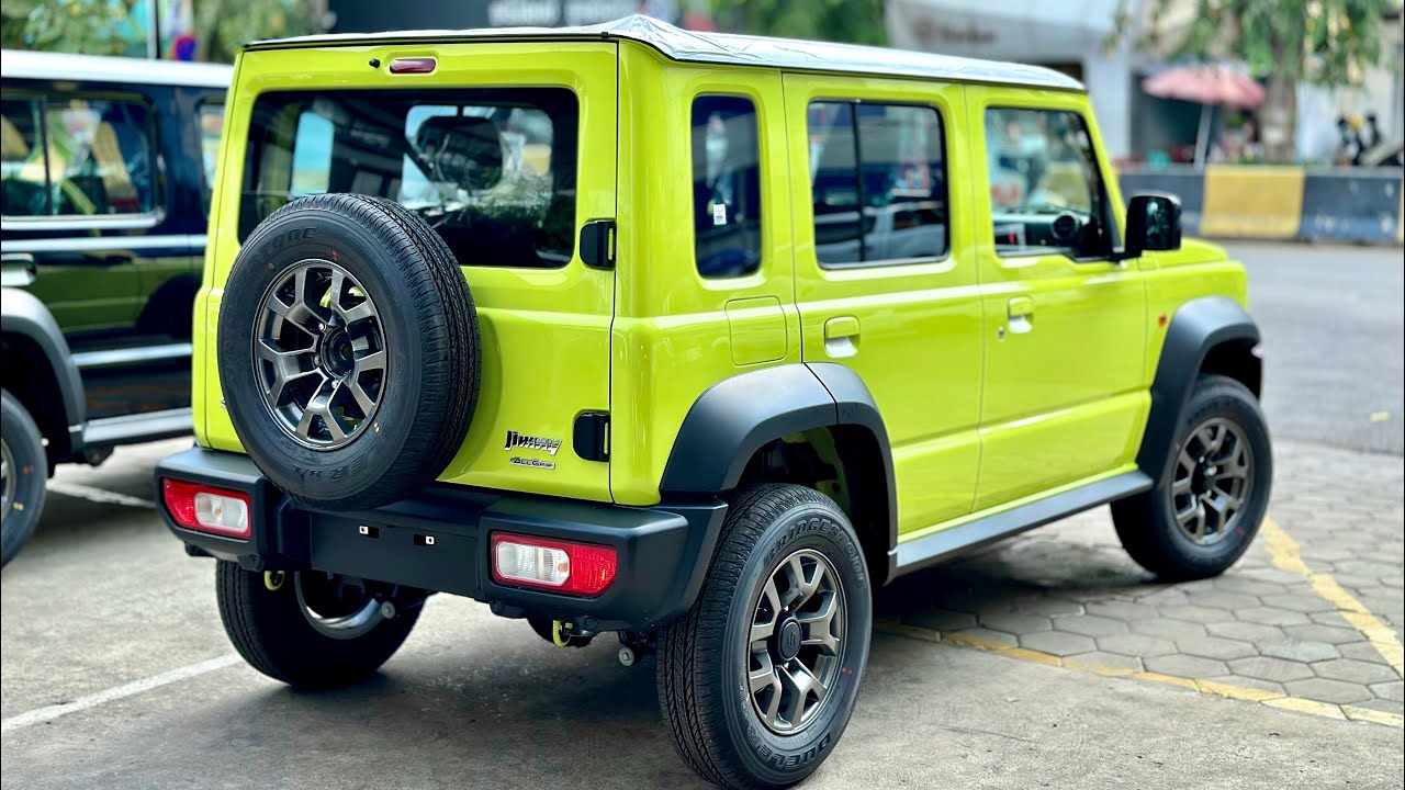 Suzuki Jimny 5-Door (2024 г.) — семейство внедорожников, 1,5 л — интерьер и экстерьер