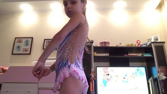 Показываю купальники для художественной гимнастики на мне часть 2