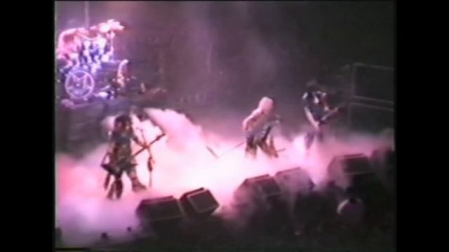 Motley Crue - Shout At The Devil