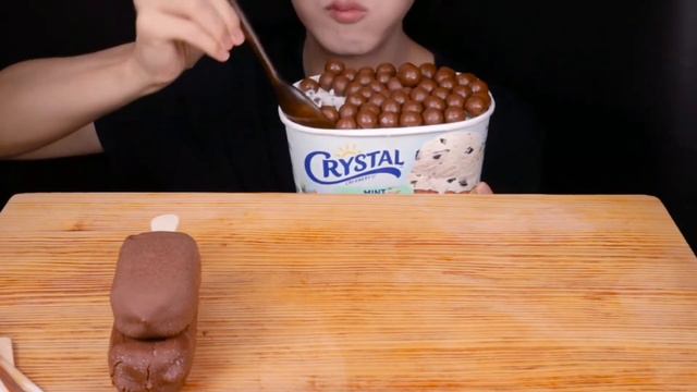Асмр еда /Asmr eabing/сладости/звуки еды/MYKBANG/