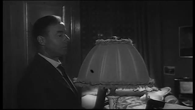 Человек проходящий сквозь стену. 1959 год. Комедия. Мелодрама. Экранизация.