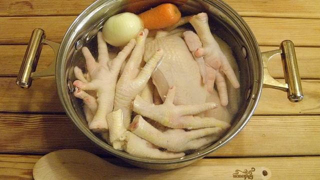 Холодец из куриных лапок