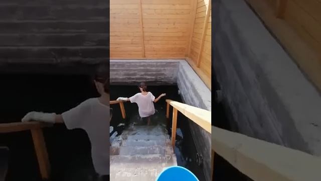Дивеево . Купания в святом источнике .