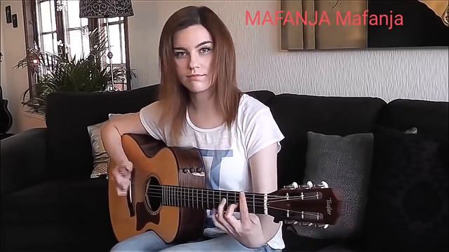 Отель Калифорния девушка играет на гитаре
