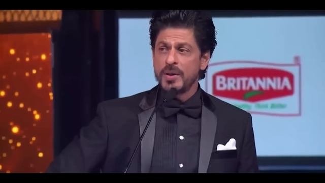Шахрукх Кхан на церемонии Национальной кинопремии в русской озвучке! /Bollynews-India
