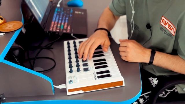 Миди клавиатура ARTURIA MINILAB mkII - Пишем бит