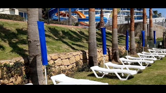 Land of Paradise Beach Hotel Обзор пляжа и территории отеля