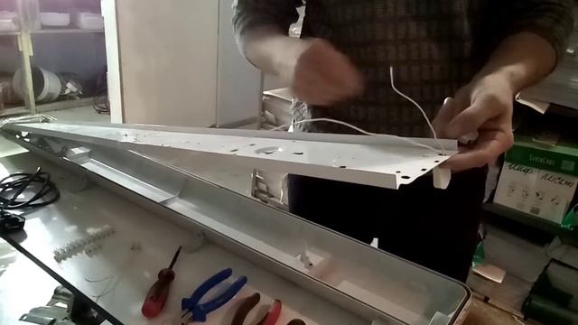 Как переделать люминесцентный светильник для светодиодных ламп