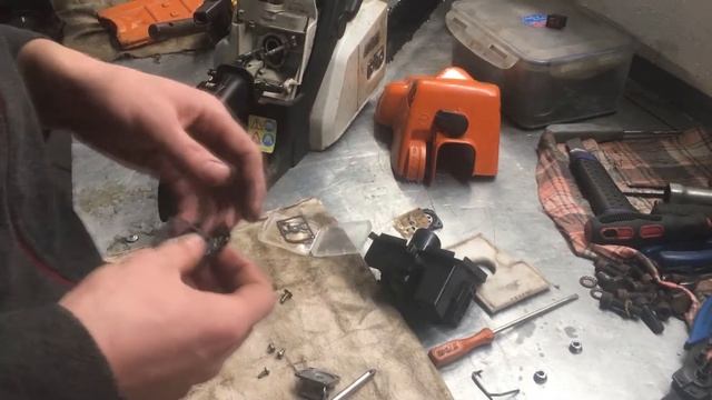 Как почистить карбюратор на бензопиле Штиль 180