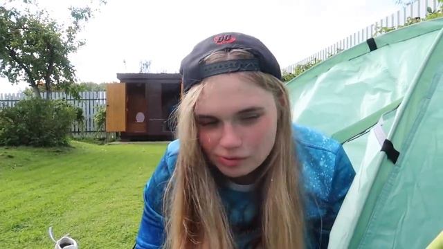 24 ЧАСА В ПАЛАТКАХ С КЕВИНОМ И БИЛЛИ: БЕДНАЯ И БОГАТАЯ ПАЛАТКА