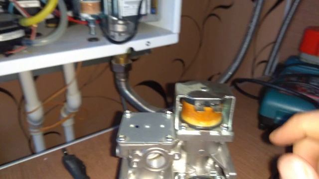 Котел Navien ошибка 03 сгарела катушка газового клапана.