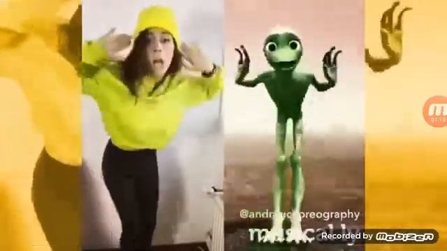 Зеленый человек танцует! Кто круче ?!