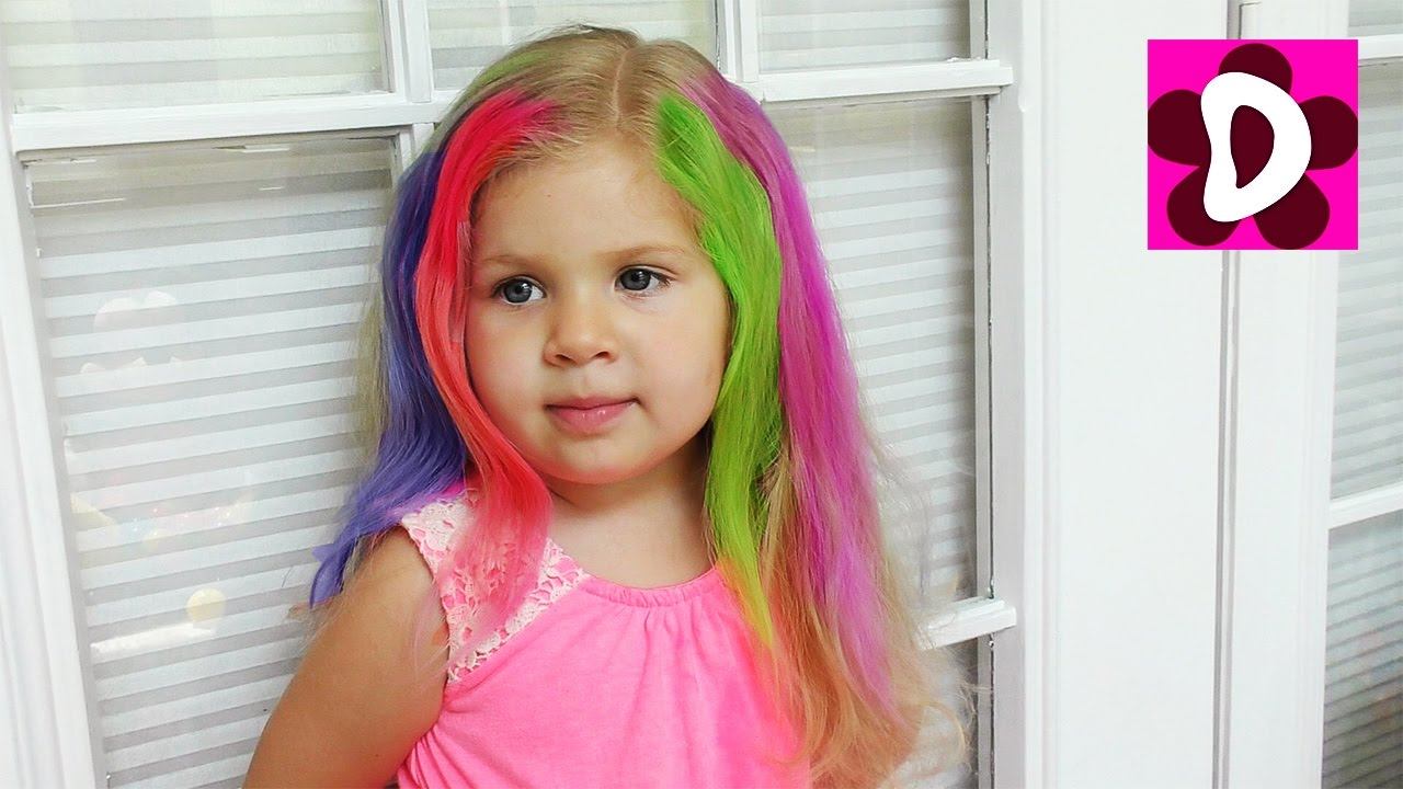 Красим Диане Волосы в разные Цвета Видео для Детей Temporary Hair Colors for Kids Video for children