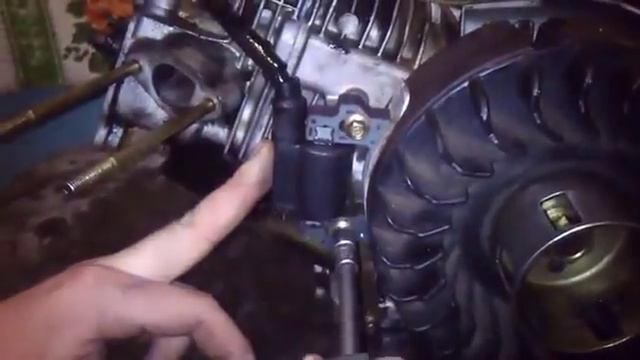 Регулируем зажигание на бензогенераторе.
