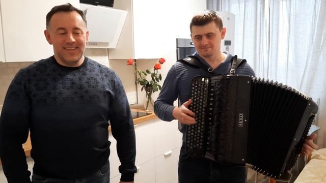 «ПОД ДУГОЙ КОЛОКОЛЬЧИК ПОЁТ» Поёт Андрей Киреев , баянист Иван Адыбаев.