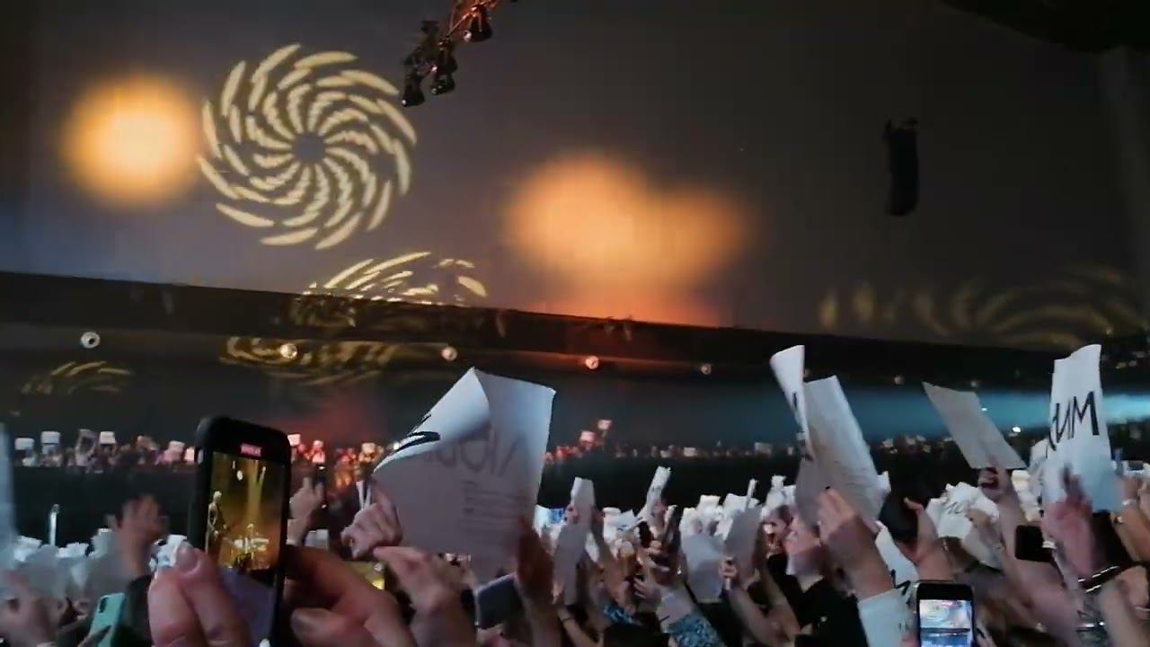 Земфира - пальто / 26 февраля 2022 / Music Media Dome