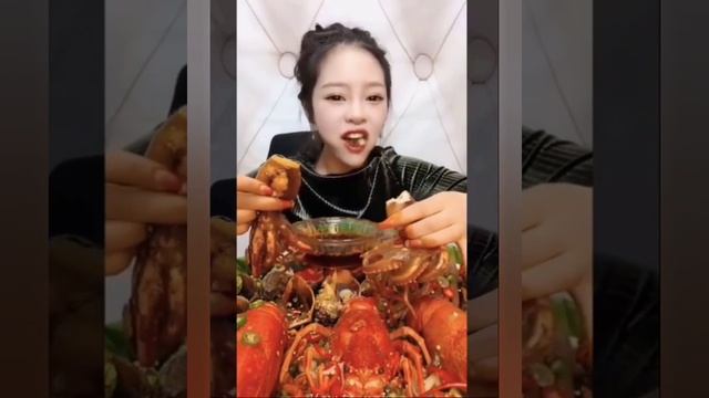 Китайцы едят на камеру!!!
