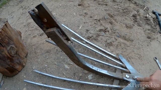 Простая самодельная картофелекопалка для мотоблока