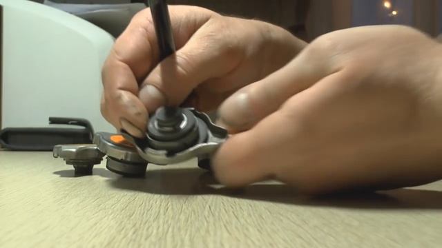Крышка радиатора. Устройство крышки и её назначение.