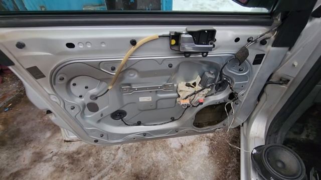 Как снять обшивку двери форд фокус 2 / Ford Focus 2 рестайлинг снятие водительской обшивки двери