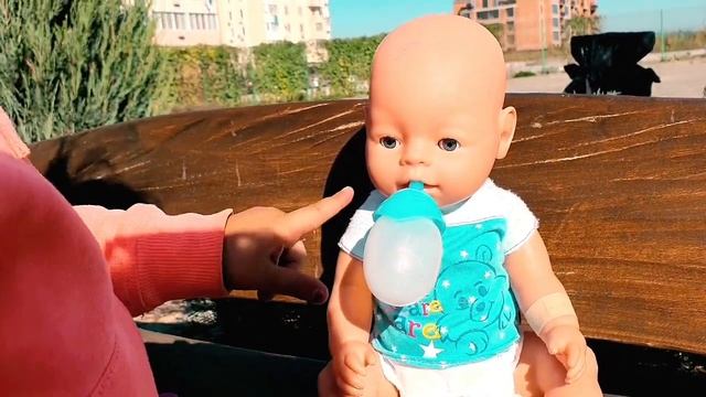 Куклы пупсы БЕБИ БОН Миша и Алиса на прогулке Детская площадка Качели - Как Мама.  Baby born walkin