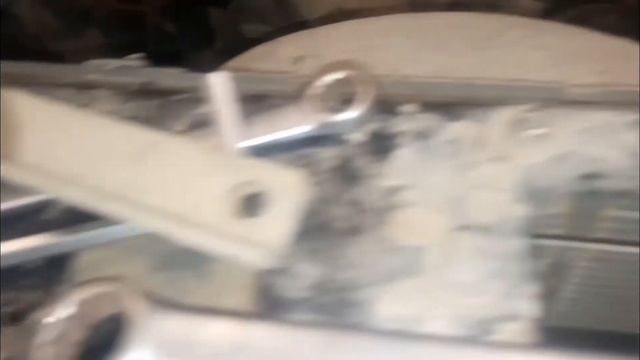 Убираем ролик и натяжитель ремня УАЗ 409 двигатель